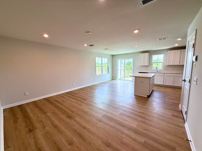 Building Photo - 108 Gaskin Ct