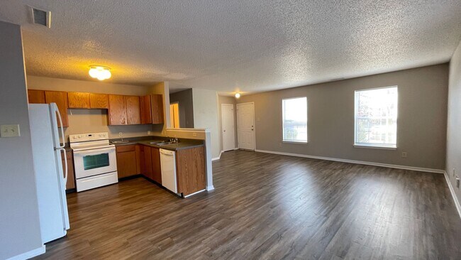 Building Photo - 4113 Doten Dr