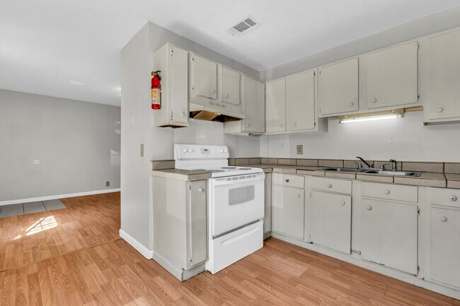 Foto del edificio - 1025 6th Ave N
