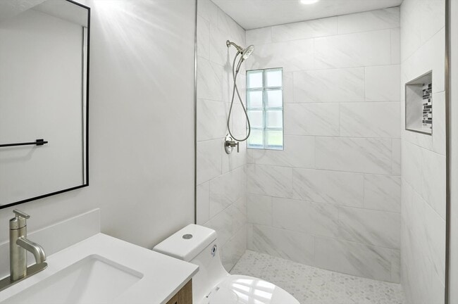 Foto del edificio - 8558 Harvard Park Dr