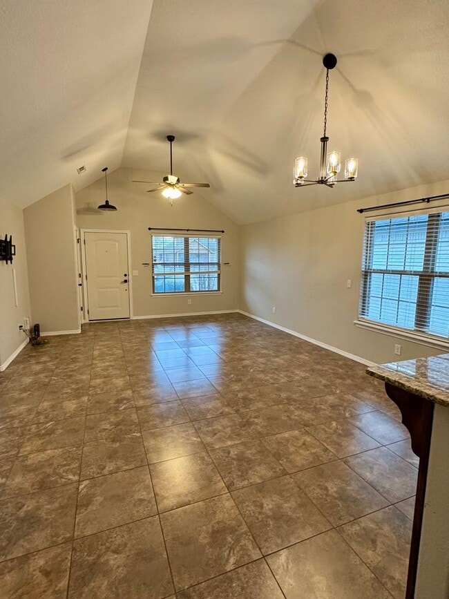 Building Photo - Adorable Home for Rent in Bentonville! Mov...