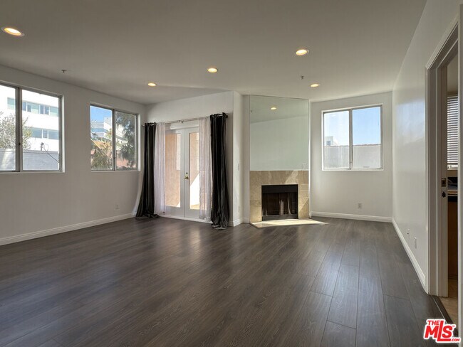 Foto del edificio - 120 S Crescent Dr
