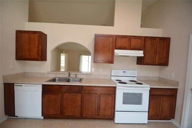 Building Photo - 30 Primrose Ln