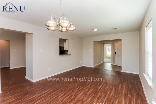 Building Photo - 5119 Panay Park Dr