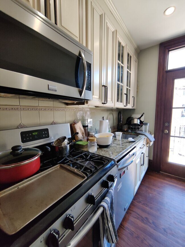 Building Photo - Central Mission Hill Location, In-Unit Washer and Dryer, Stainless Steel Kitchen Appliance, Big b...