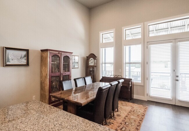 Building Photo - 2/2/1 Condo in Town Creek / Walk to Dos Rios / Fridge, Washer & Dryer Included / Balcony / NBISD