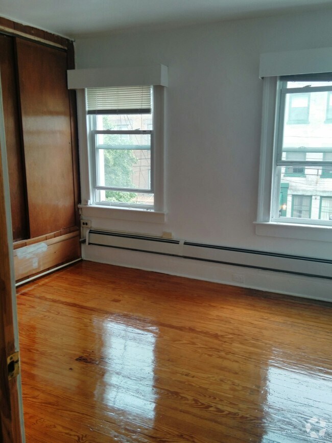 The Heights 2 Bedroom Apartments under 1,850 Jersey City, NJ 3