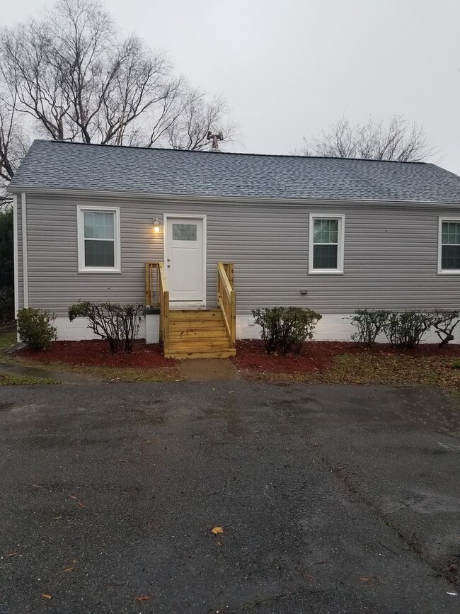 5 BR Near ODU! - 5 BR Near ODU! House