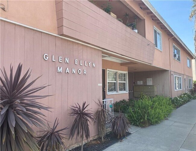 Foto del edificio - Beautiful One bedroom in gated complex one block from Ocean In Long Beach