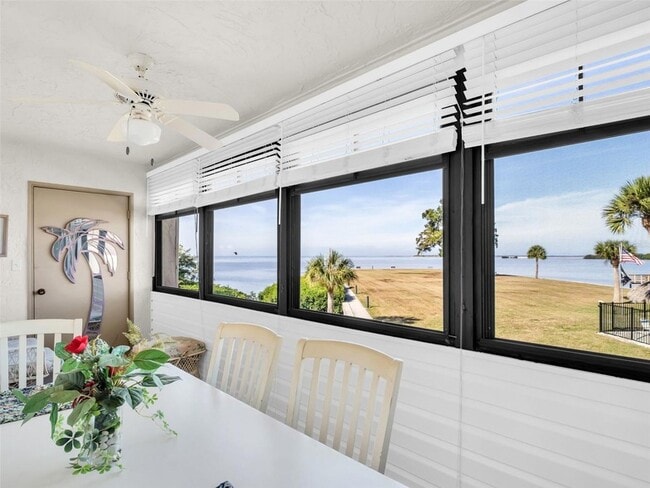 Building Photo - 656 Windrush Bay Dr