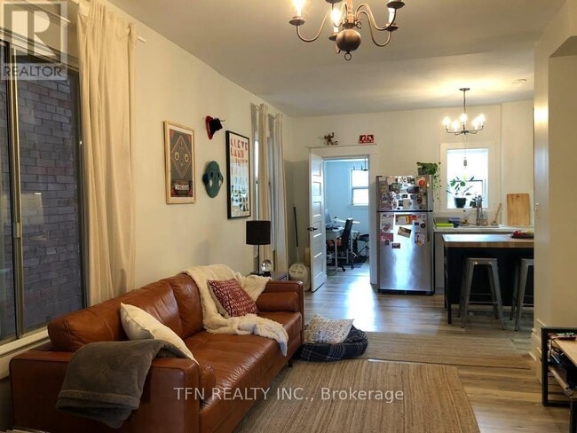 Building Photo - 222 Oakwood Ave