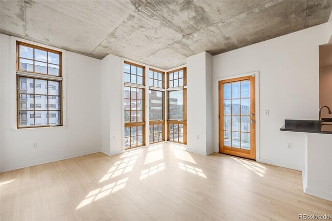 Photo - 275 S Harrison St House