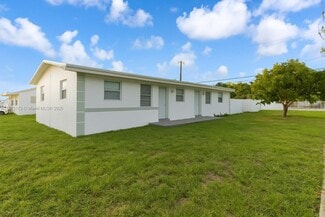 Building Photo - 18350 SW 105th Ave