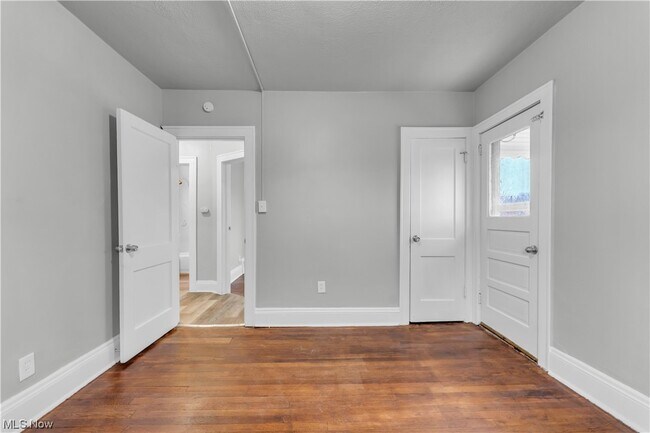 Building Photo - 7902 Rosewood Ave