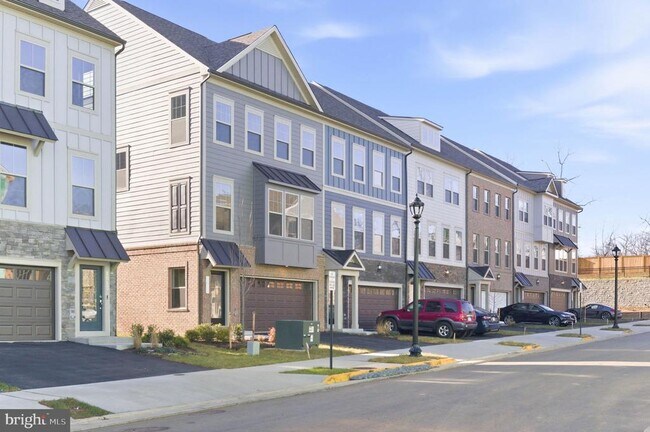 Foto del edificio - 1011 Venifena Terrace SE