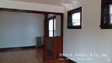 Building Photo - 9546 S Prairie Ave