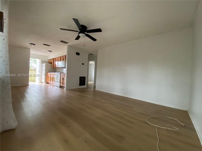 Foto del edificio - 6132 SW 39th St