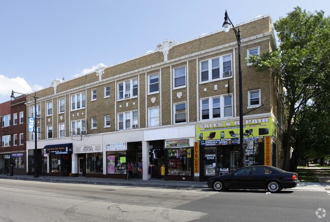 Foto del edificio - 3617-3627 W Lawrence Ave