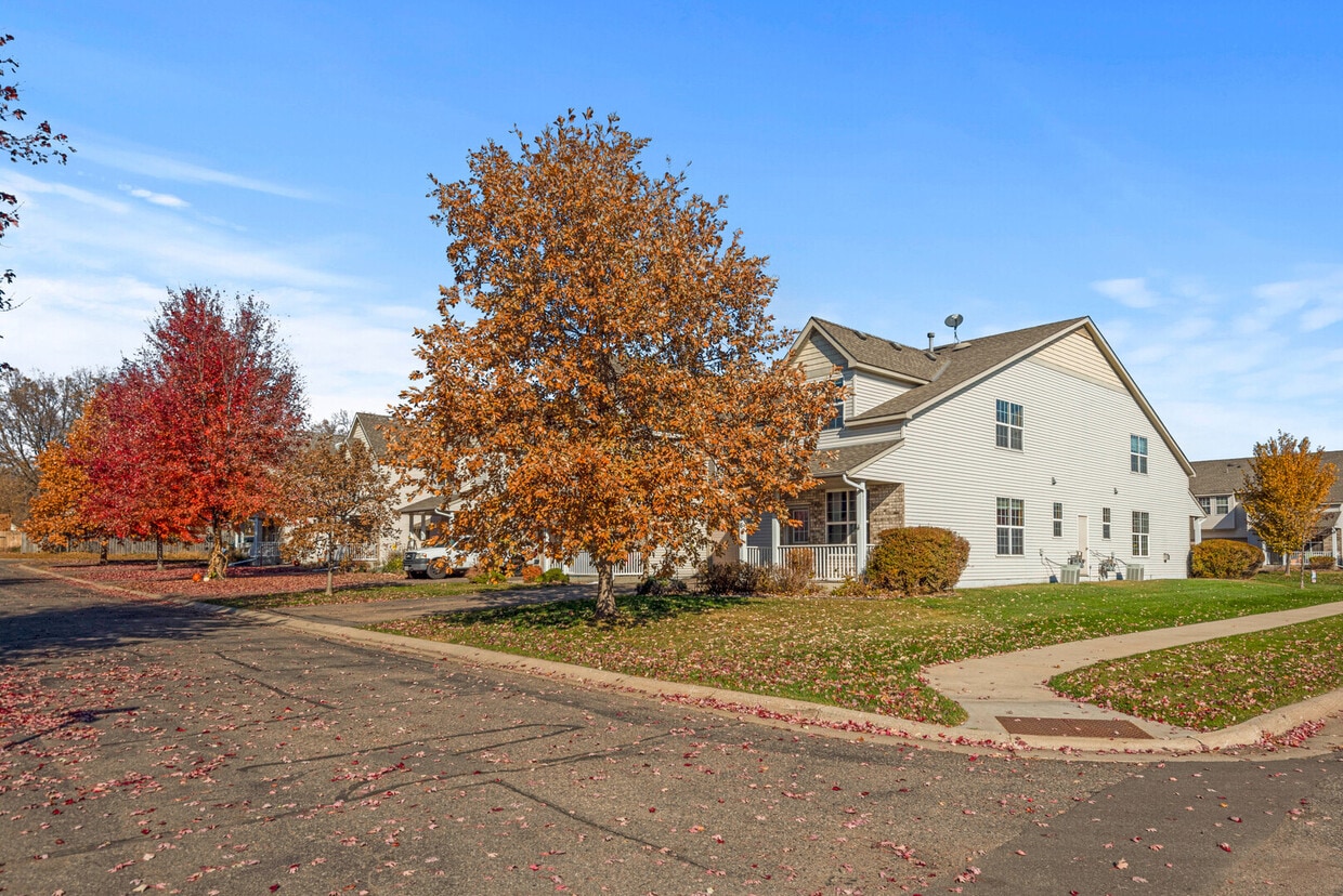 936 Cole St, Chaska, MN 55318 Townhome Rentals in Chaska MN