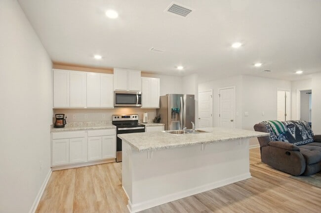 Building Photo - Beautiful, Functional, and Full of Charm!