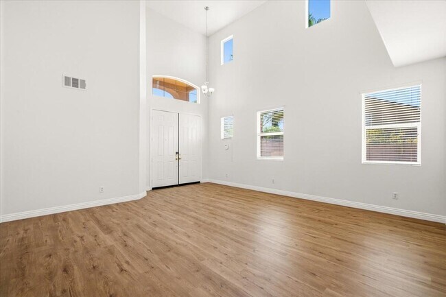 Building Photo - 37559 Durwent Dr