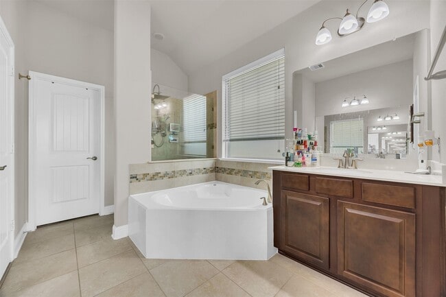 Foto del edificio - 24119 Kingdom Isle Ln