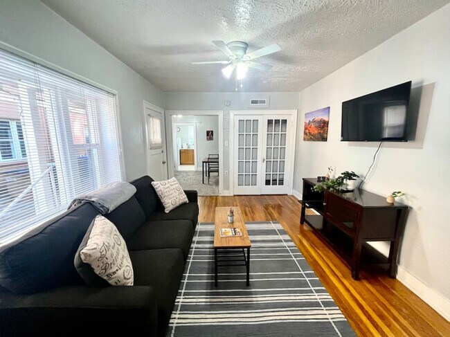 Foto del edificio - 431 1st Ave N