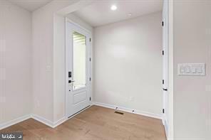 Foto del edificio - 72 Alroy Rd