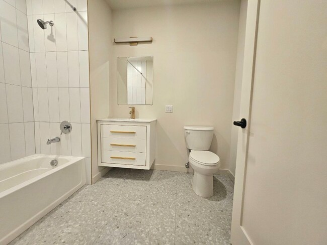 Building Photo - 55 Washington St