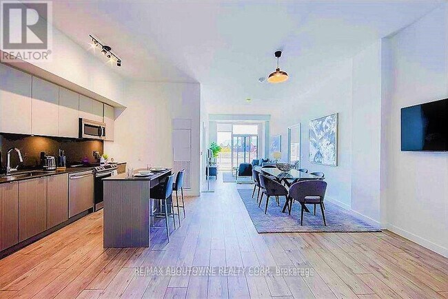 Building Photo - 133 Bronte Rd