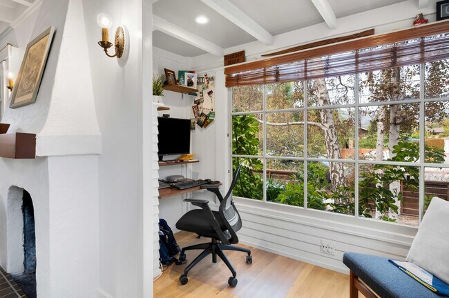 Foto del edificio - 1321 Chino St