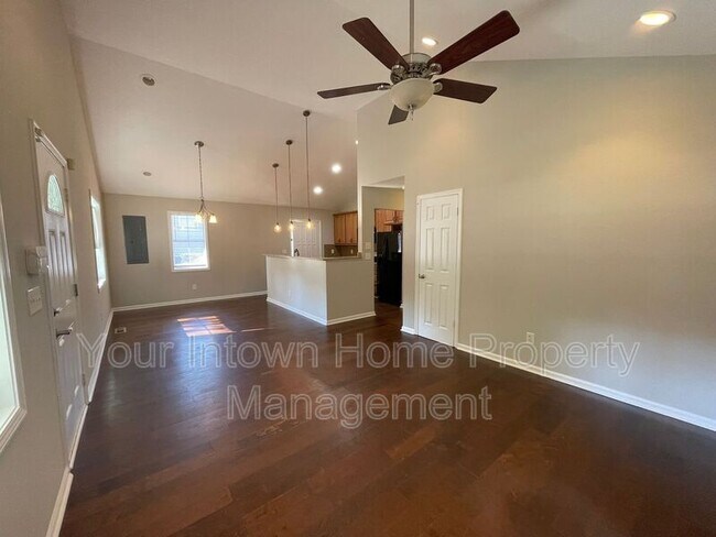Foto del edificio - 1596 Foote St NE