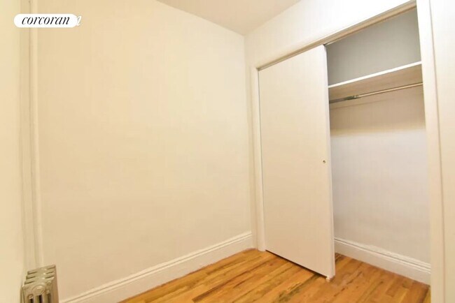Building Photo - 16 Tiffany Pl