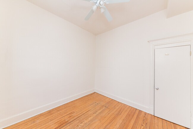 Foto del edificio - 1401 W Huron St