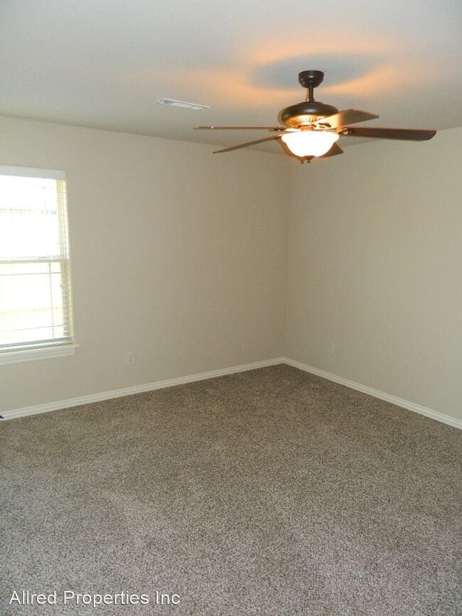 Building Photo - 3 br, 2 bath House - 6110 S. 38th St.