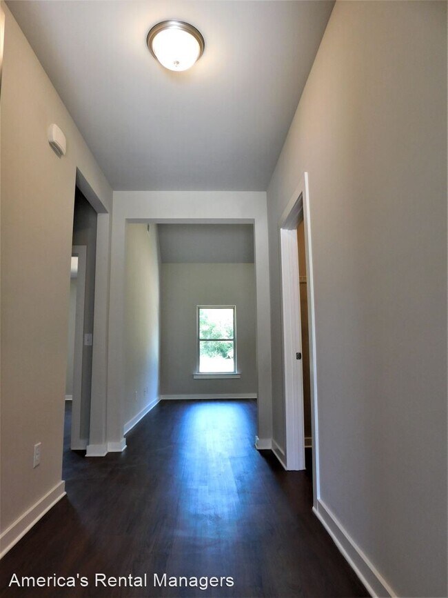 Foto del edificio - 4 br, 2 bath House - 67 Farm Drive