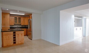 Building Photo - 2333 Brickell Ave