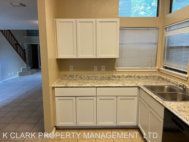 Building Photo - 3 br, 2.5 bath House - 9731 QUIET LAKE
