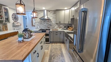 Building Photo - 76 Milk St