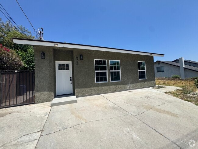 Building Photo - 10748 De Haven Ave