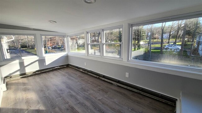 Building Photo - 419 Plainfield Ave