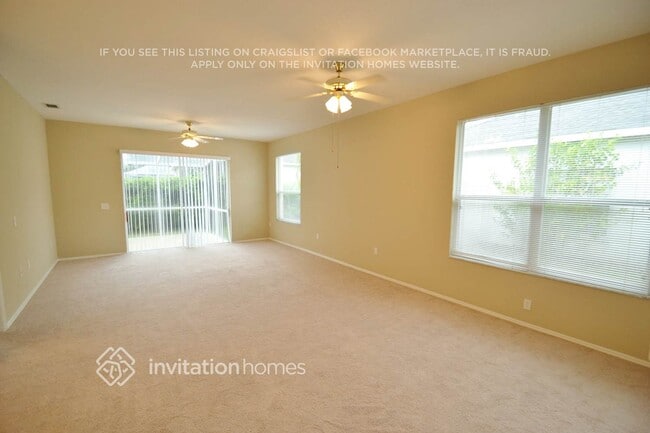 Building Photo - 12255 Hollybush Terrace