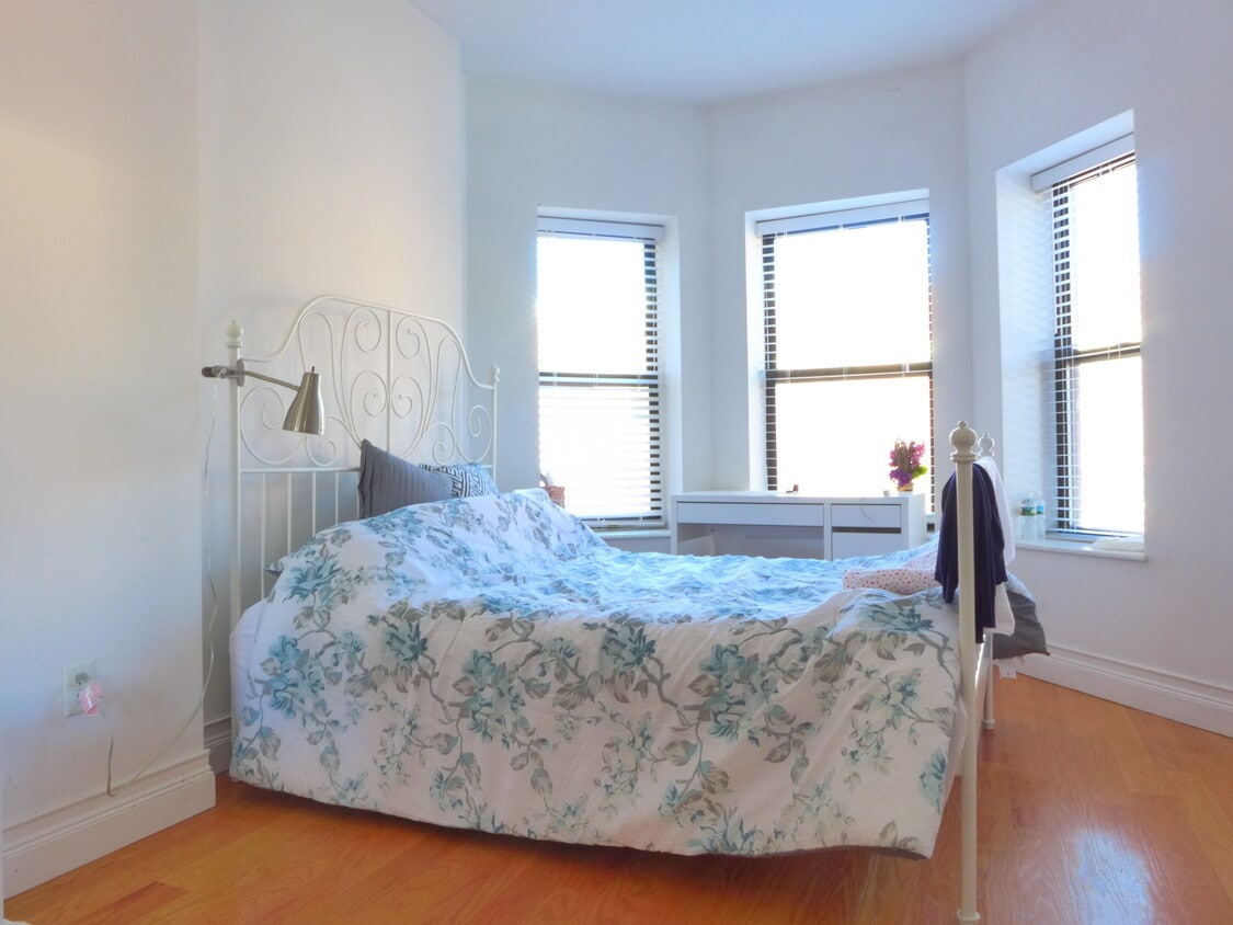Primary Photo - 60 Louis Prang St