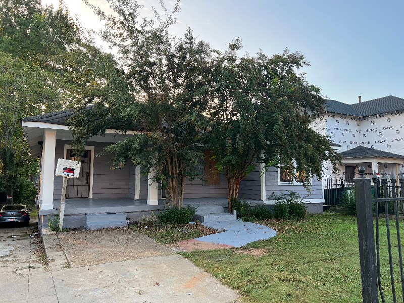 Foto principal - 660 Cascade Ave SW