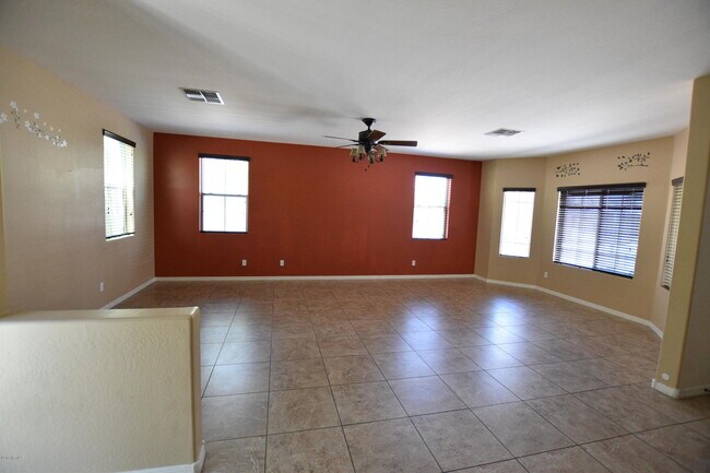 Foto del edificio - 7430 S 27th Way