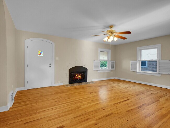 Building Photo - $2,295.00, 1 Bed, 1 Bath Home in Denver