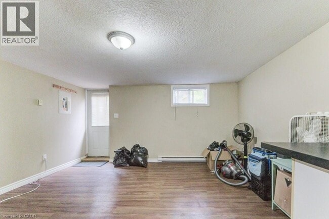 Building Photo - 56 Lilac St