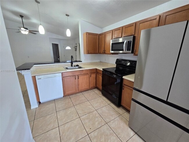 Foto del edificio - 4876 30th Ave