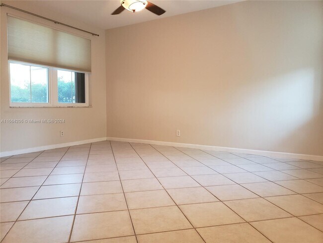 Building Photo - 1306 Banyan Way