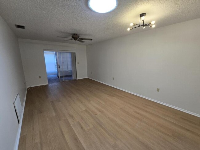 Foto del edificio - 2955 Stillwell Ct